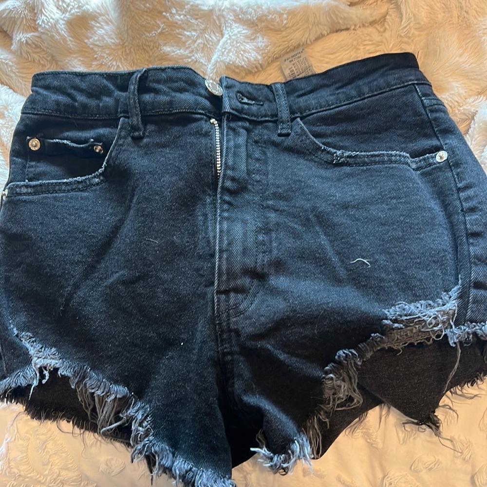 black zara shorts
